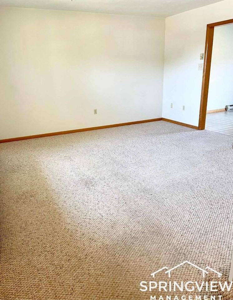 JONES AVE - Photo 2 of 10