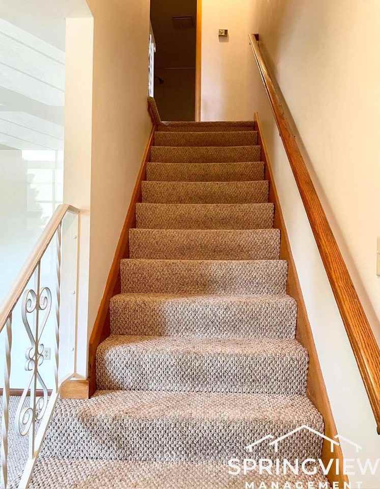 JONES AVE - Photo 3 of 10