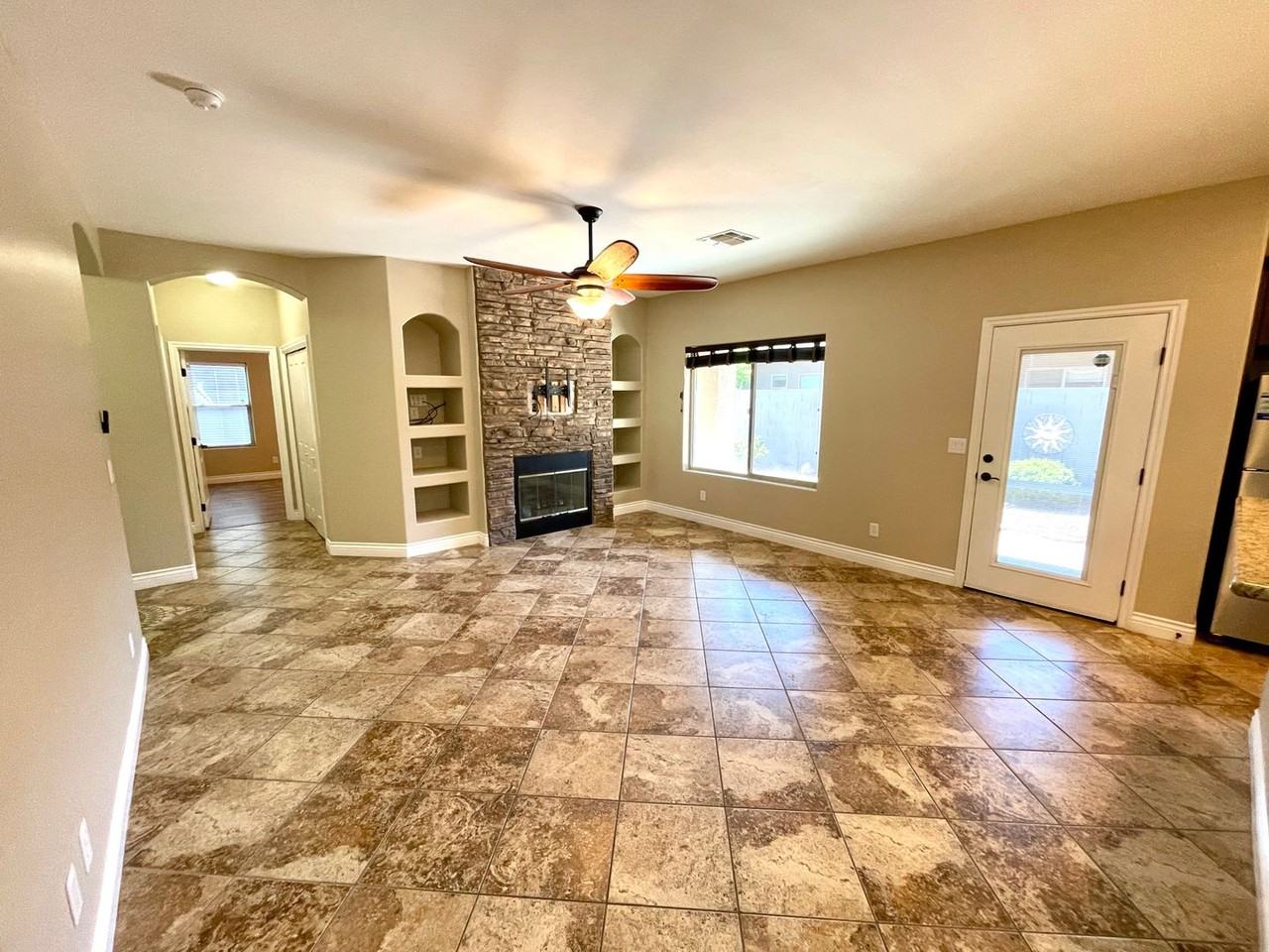2448 Cliff Rose Way - Photo 7 of 42