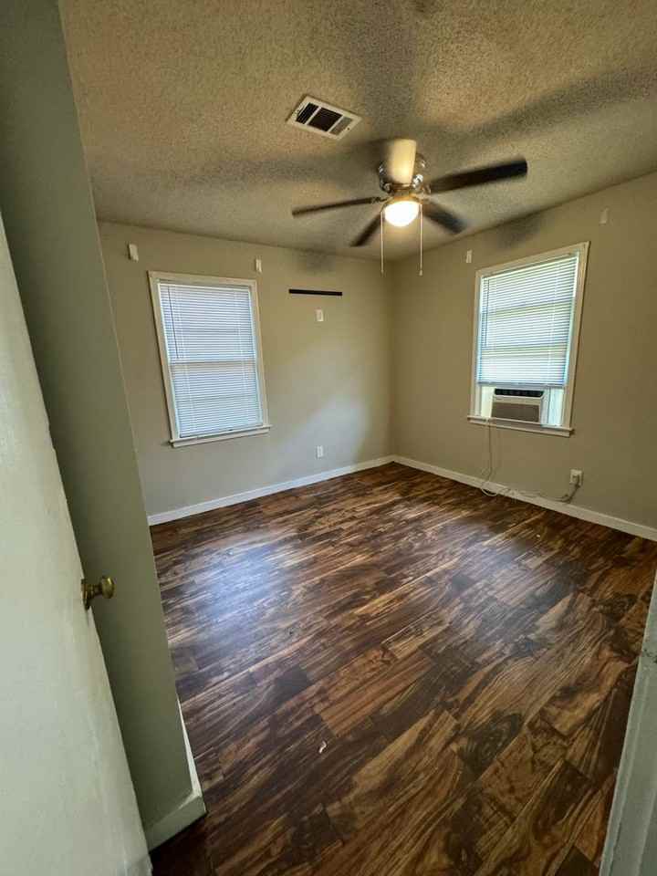 31 Michigan Ave - Photo 2 of 10