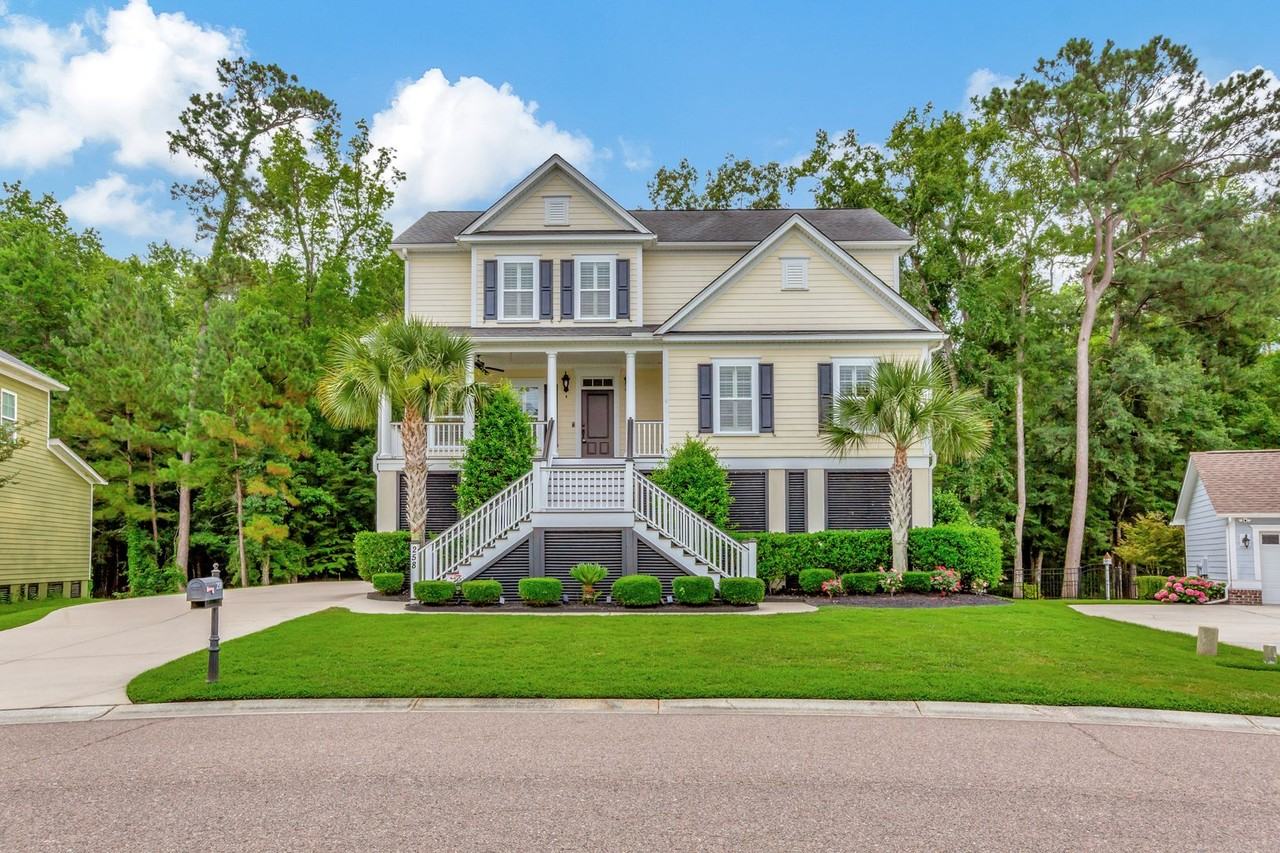 258 Silver Cypress Cir - Photo 4 of 47