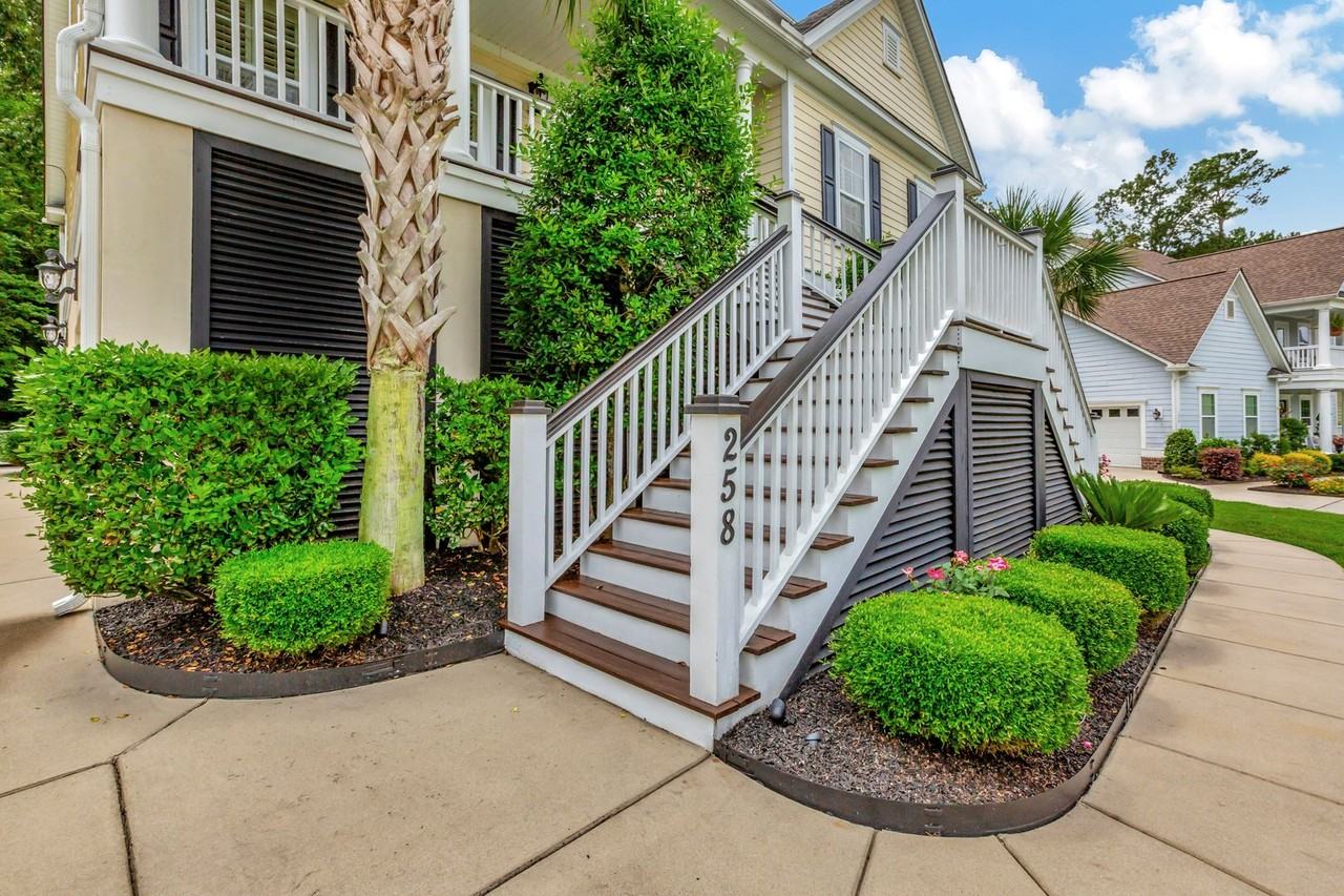 258 Silver Cypress Cir - Photo 5 of 47