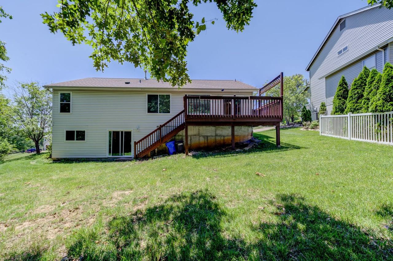 650 Top Notch Ln - Photo 2 of 32