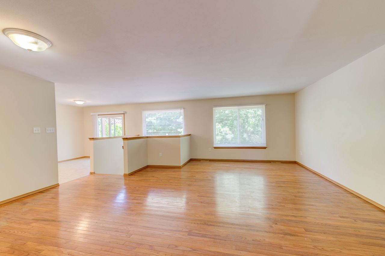 650 Top Notch Ln - Photo 6 of 32