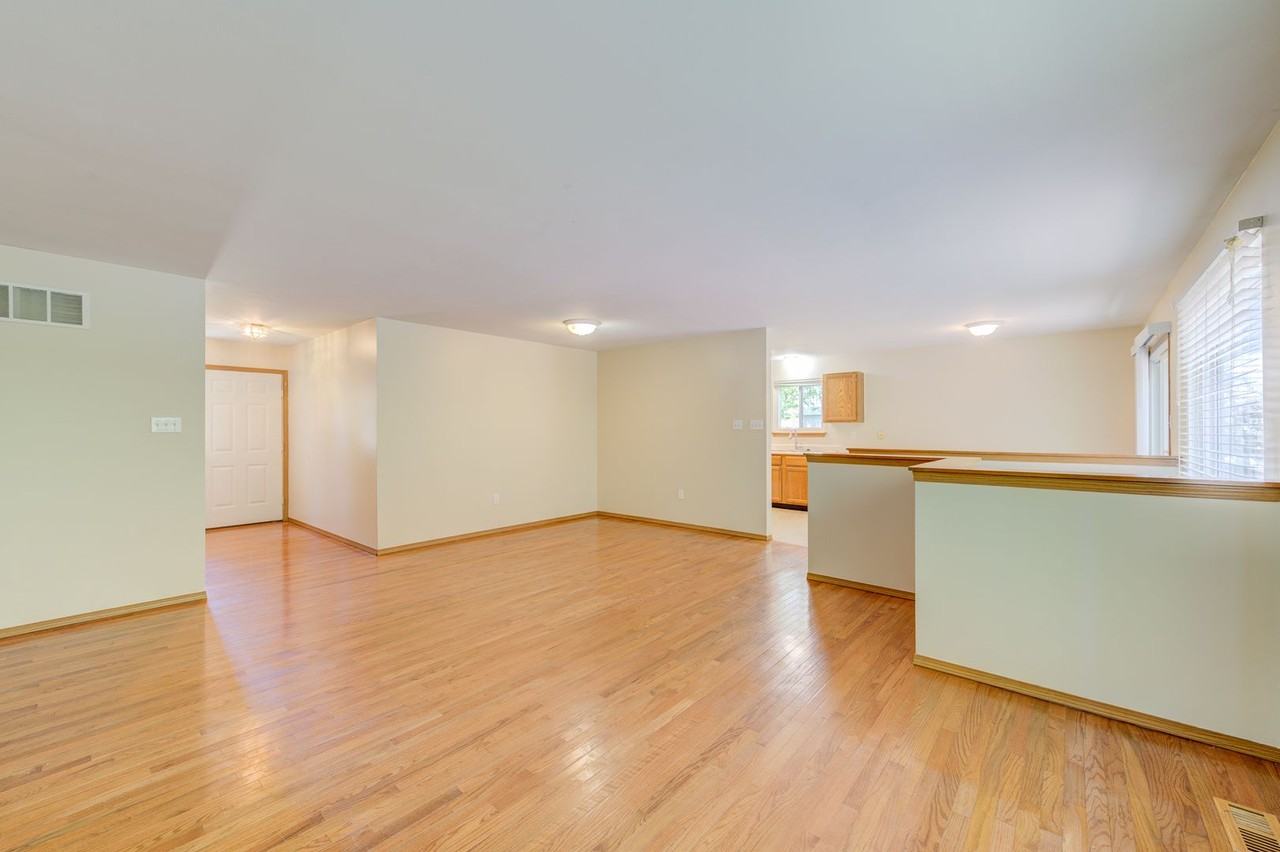 650 Top Notch Ln - Photo 7 of 32