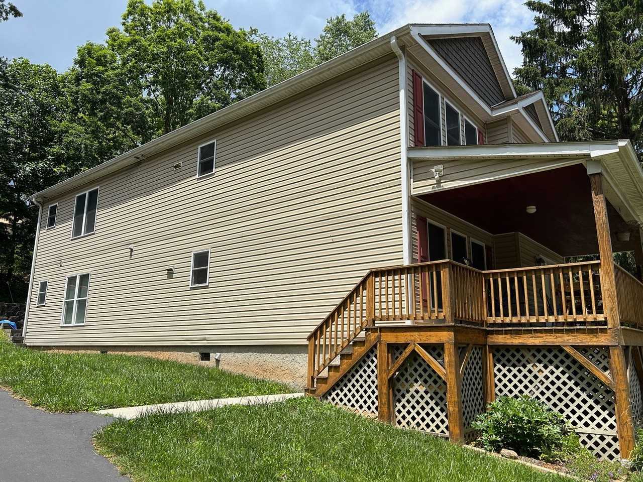 62B Branning St - Photo 2 of 27