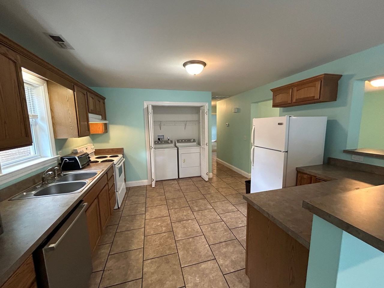 62B Branning St - Photo 3 of 27