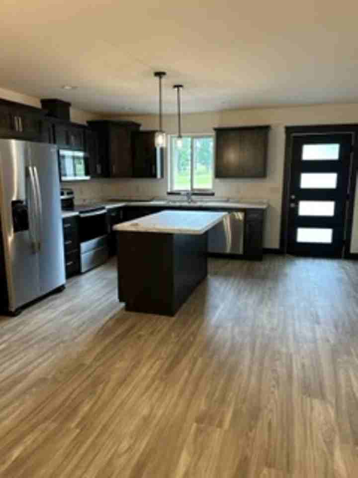 1123 Saint Andrews Dr - Photo 2 of 11