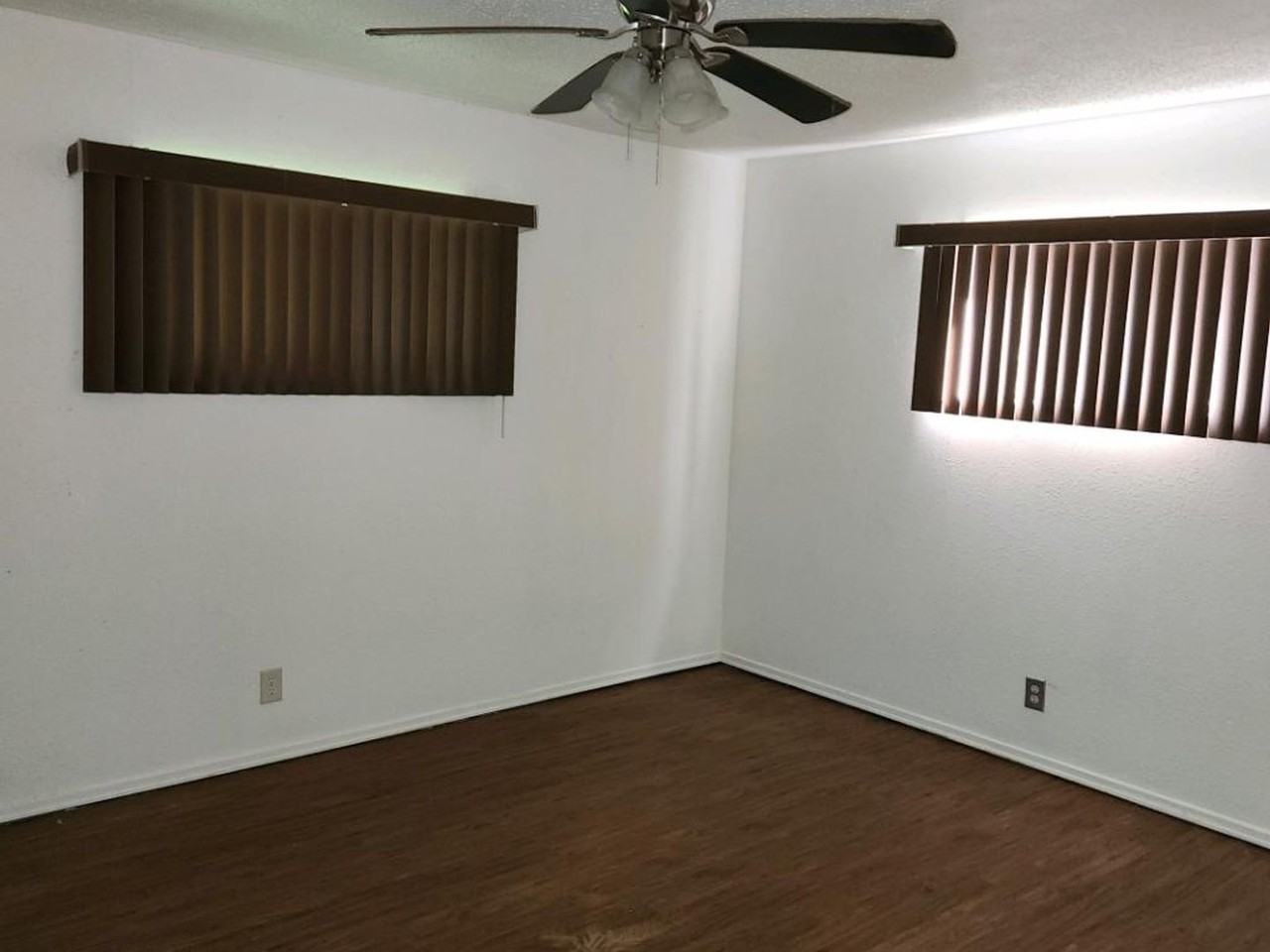 208 Southview Dr - Photo 3 of 18