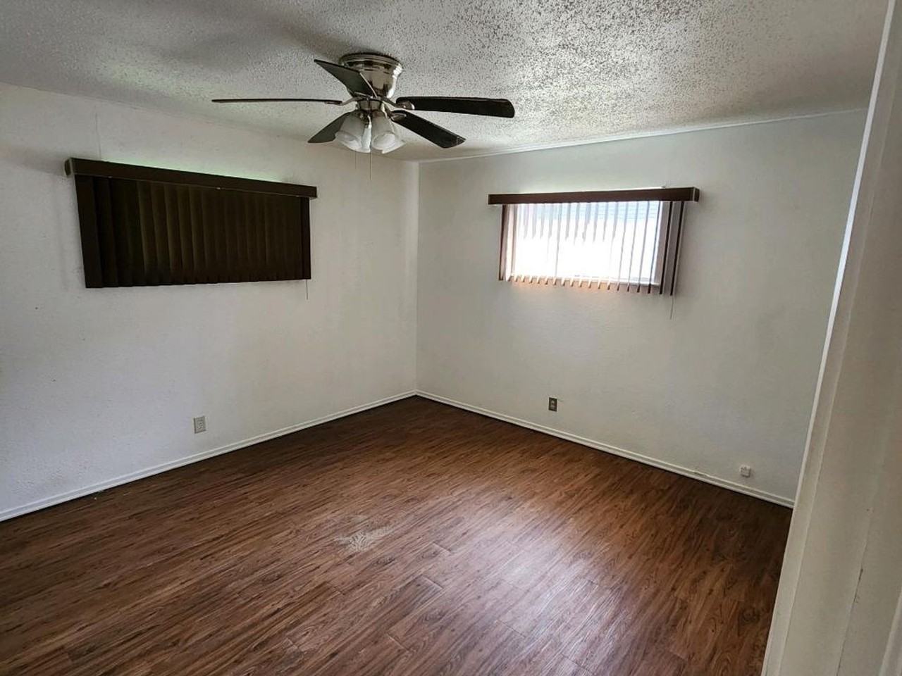 208 Southview Dr - Photo 4 of 18