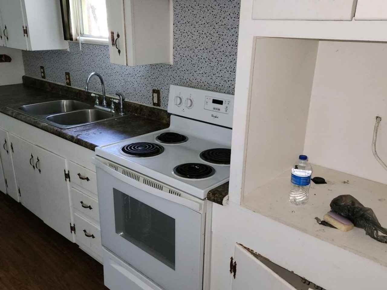 208 Southview Dr - Photo 5 of 18