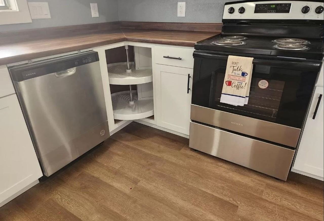 11 Cloverdale Blvd - Photo 3 of 23