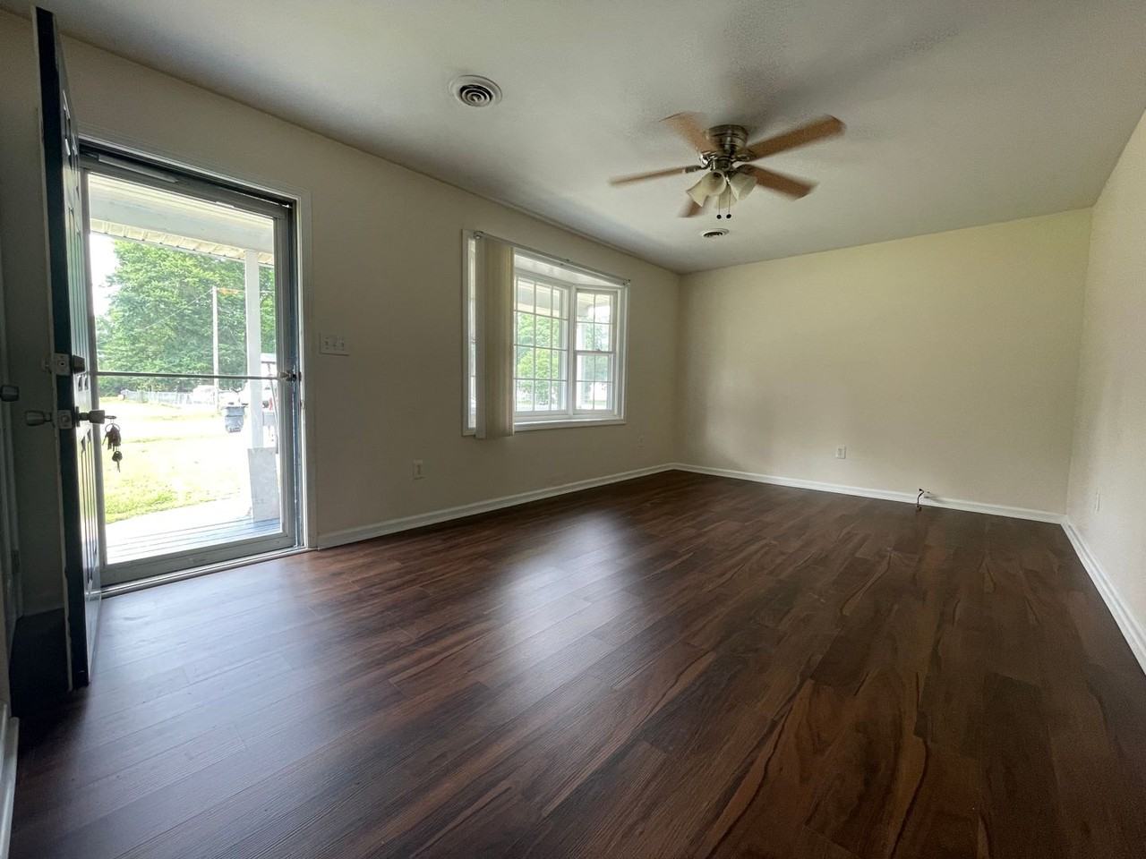 24001 Gaydell Dr - Photo 2 of 14