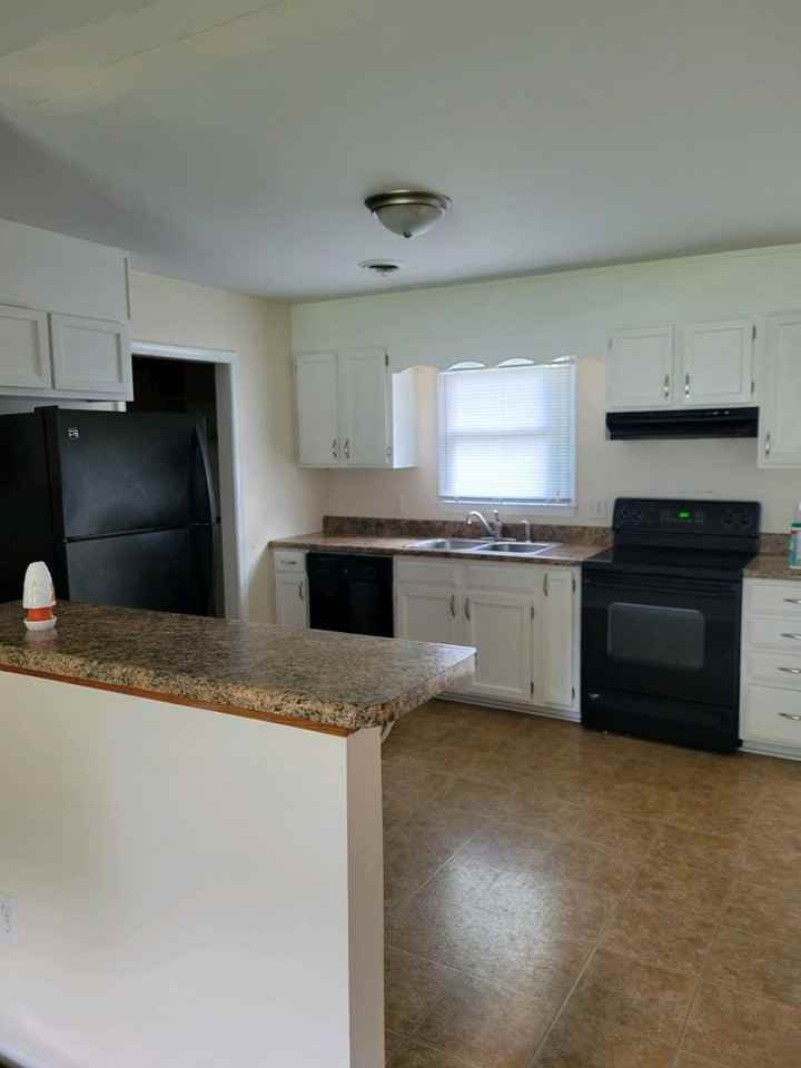 24001 Gaydell Dr - Photo 3 of 14