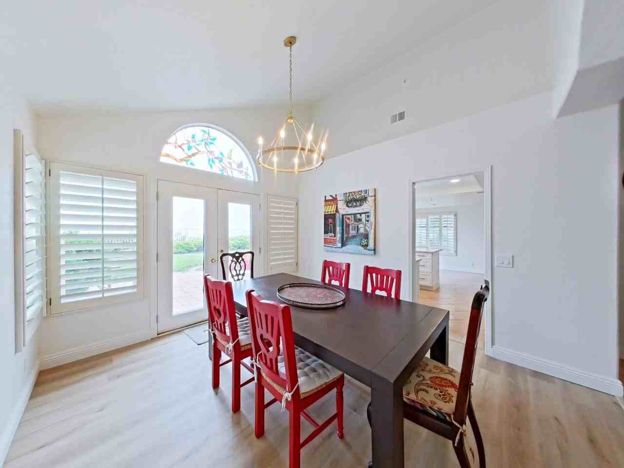 1014 Calle Venezia - Photo 4 of 49