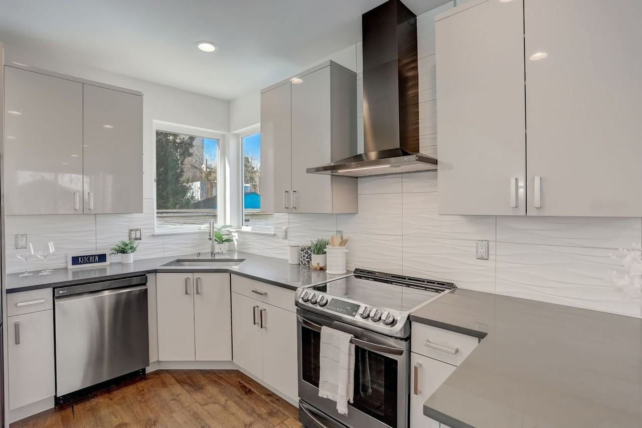 1761 16th Ave S - Photo 3 of 30