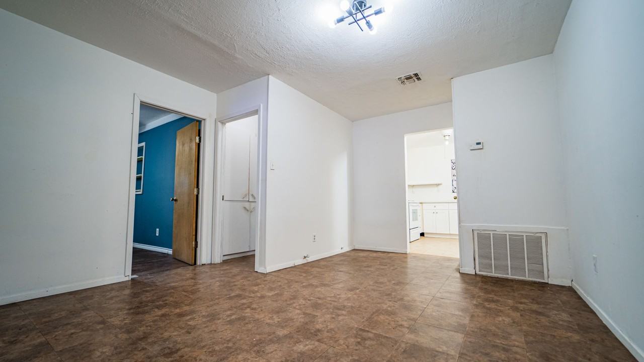 109 15th St - Photo 3 of 18