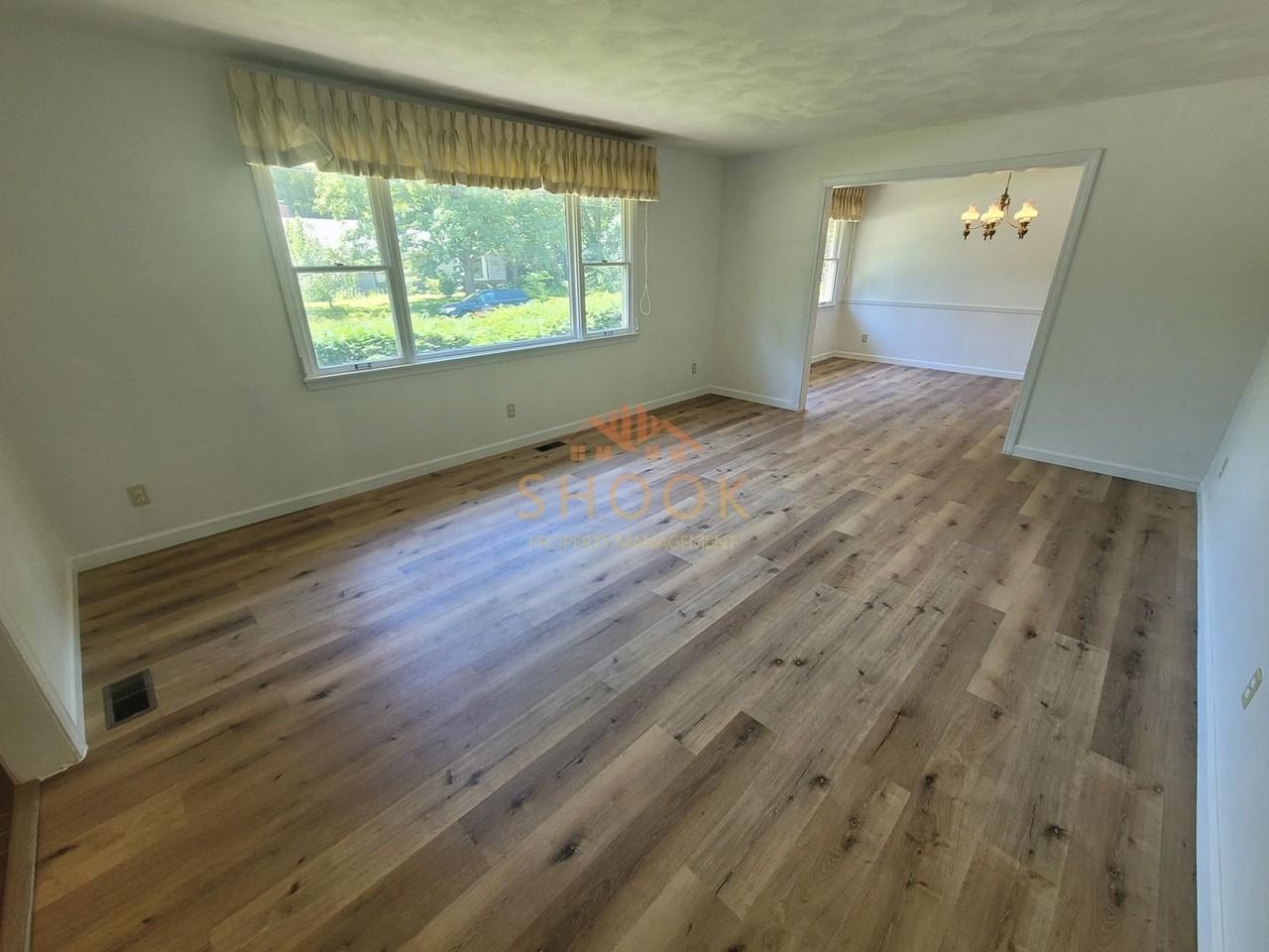 2213 Indian Trail Dr - Photo 3 of 34