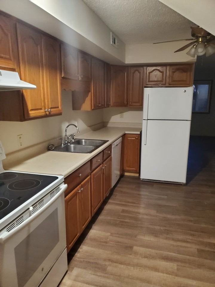 413 1/2 21st Place Ct - Photo 2 of 7