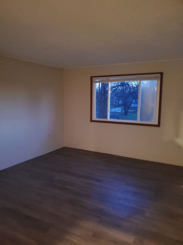 413 1/2 21st Place Ct - Photo 3 of 7