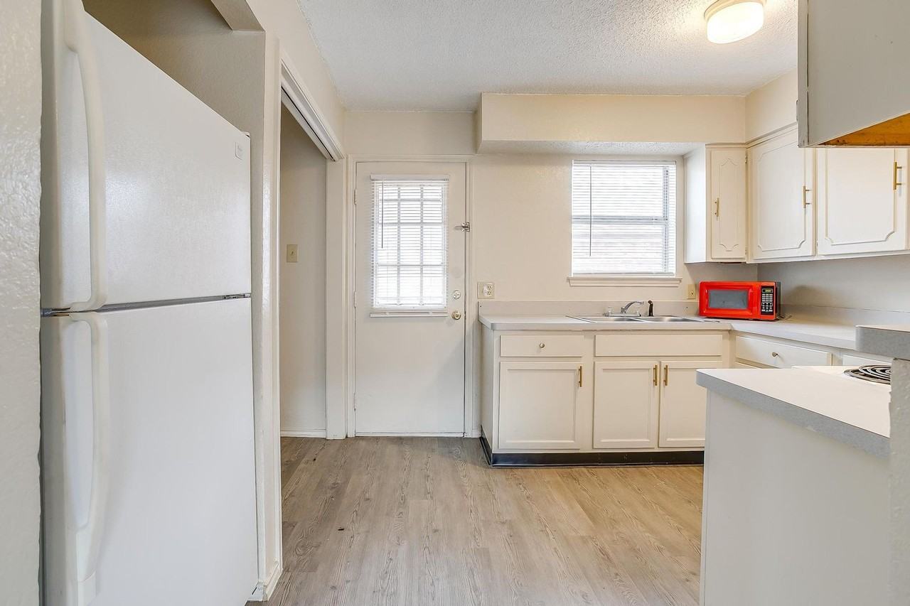 2602 NW 21st St. Duplex - Photo 2 of 16