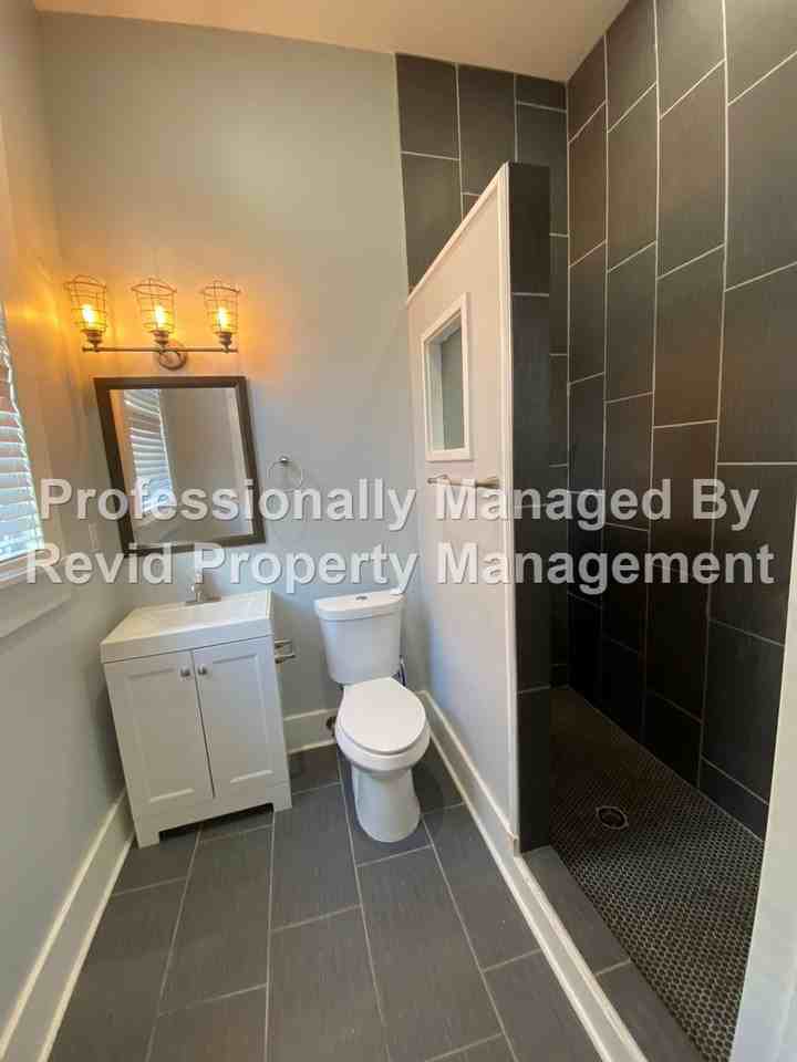 1640 Monroe - Photo 6 of 6