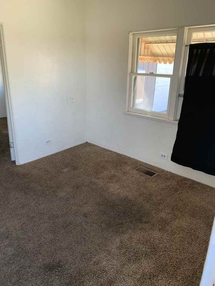 210 N Colorado Ave - Photo 2 of 10