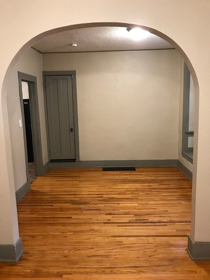 1016 W 27th St - Photo 5 of 20