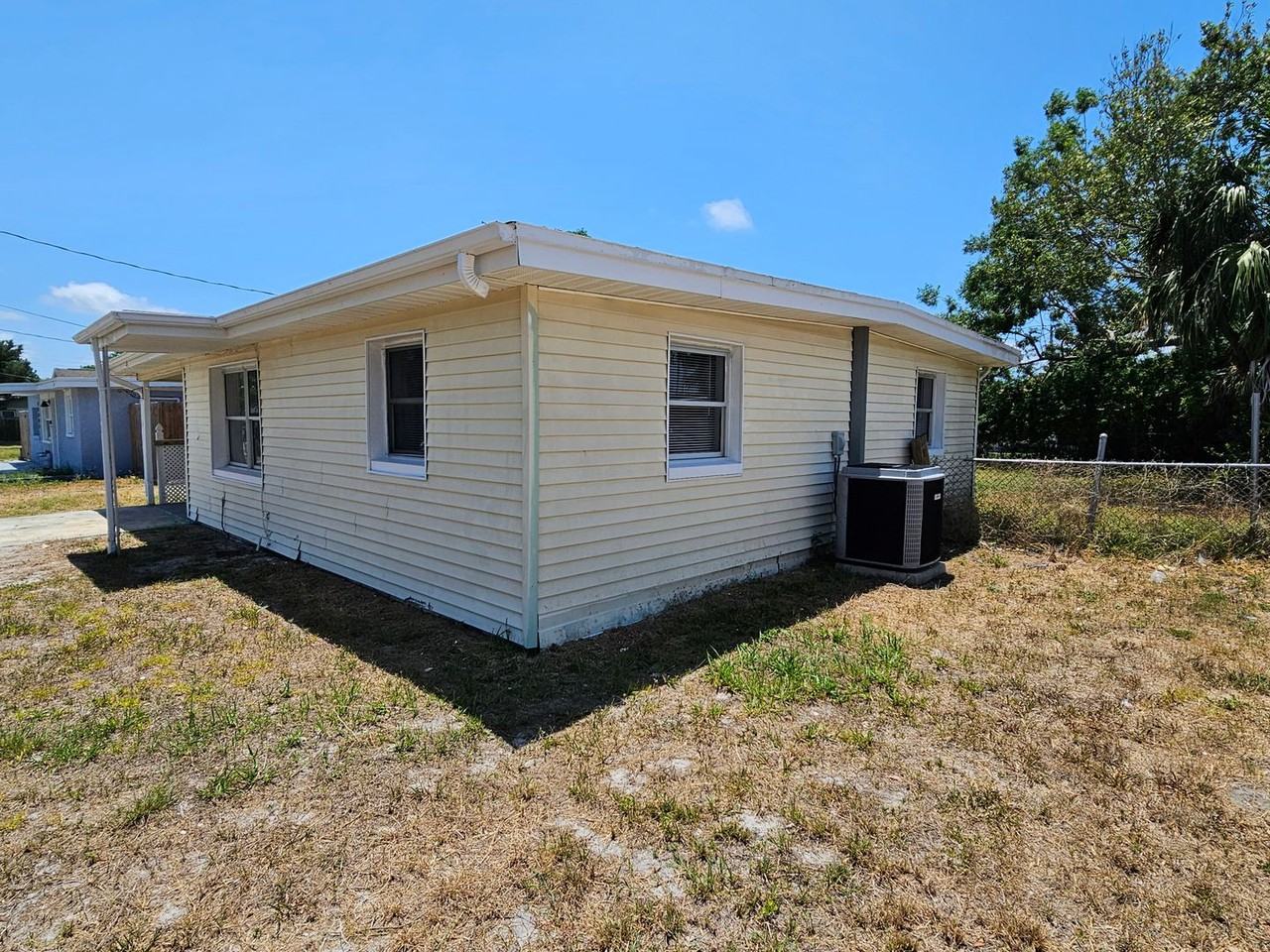 11101 Taft Dr - Photo 2 of 20