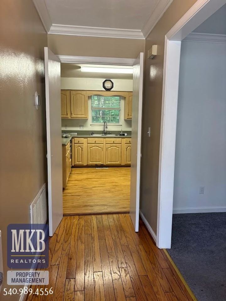 4411 Summerset Dr - Photo 3 of 45