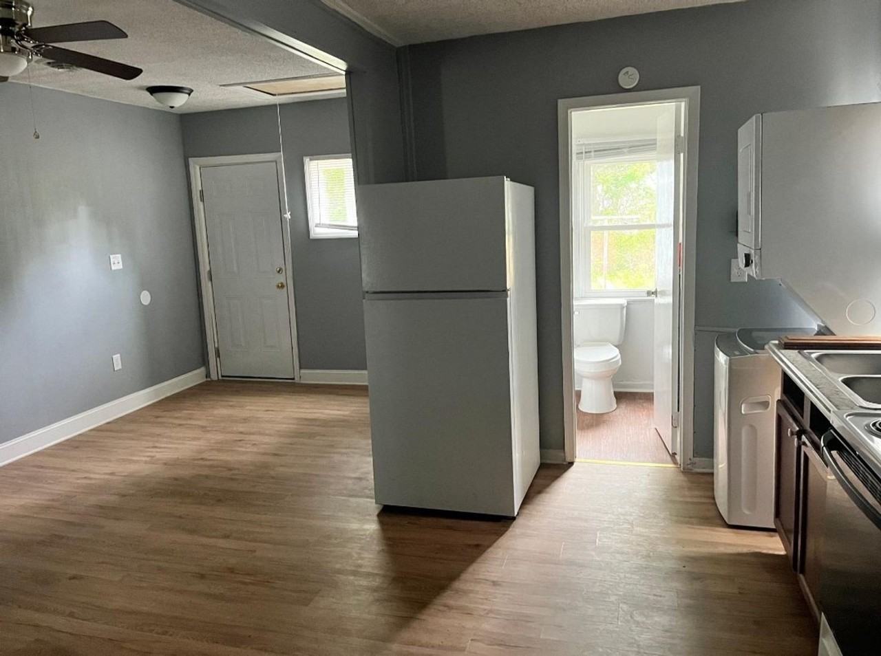 421 Crawford St - Photo 6 of 20