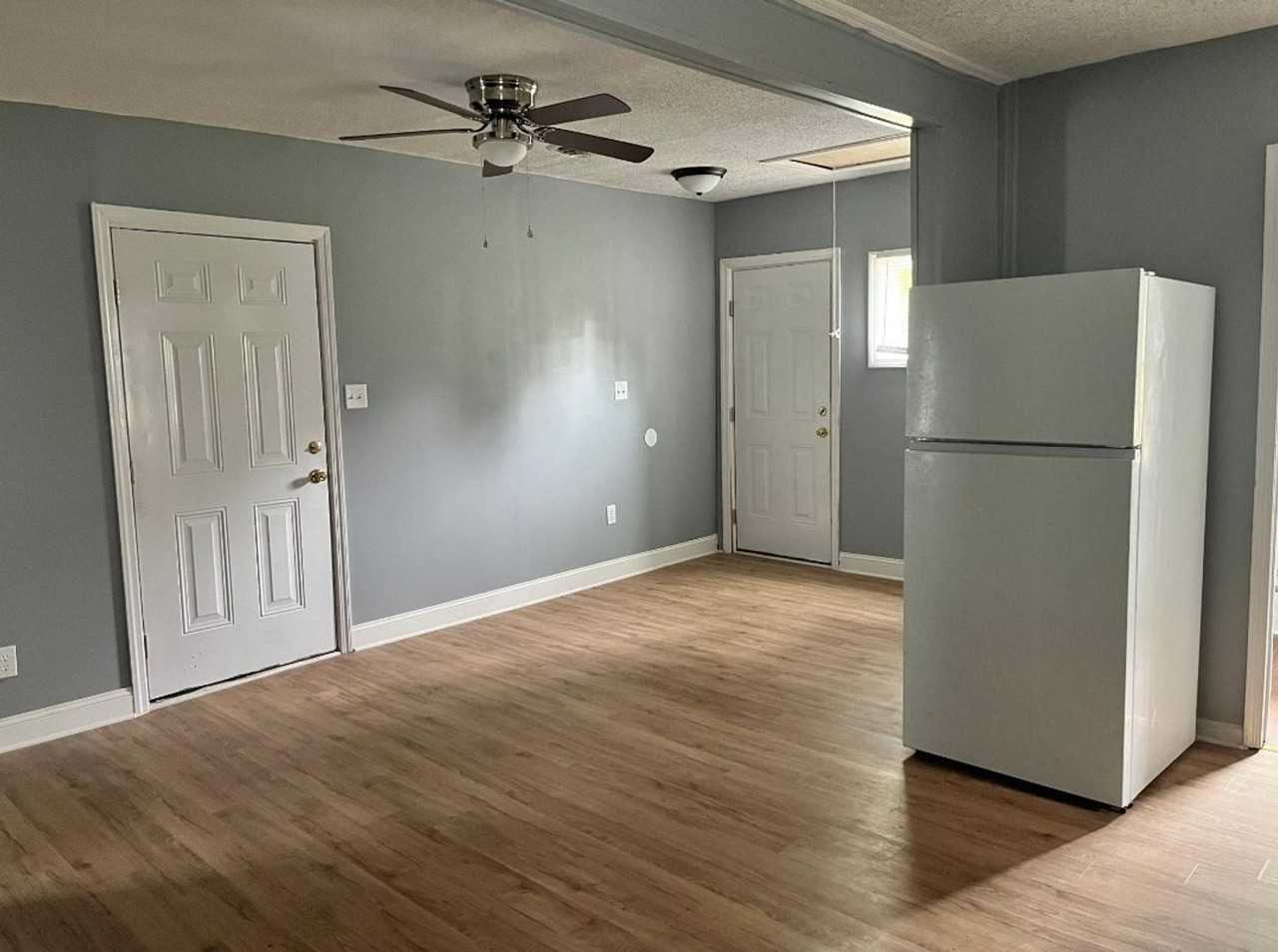 421 Crawford St - Photo 7 of 20