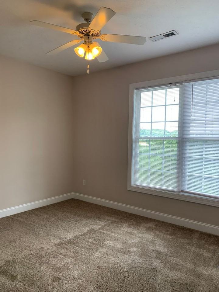 262 Sheliah Ct - Photo 5 of 17