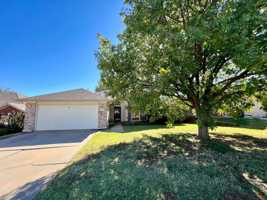 featured image of 2216 Se 5th St