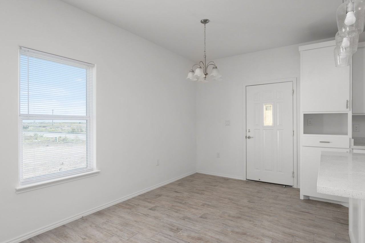 2328 S Valley Cir - Photo 2 of 21