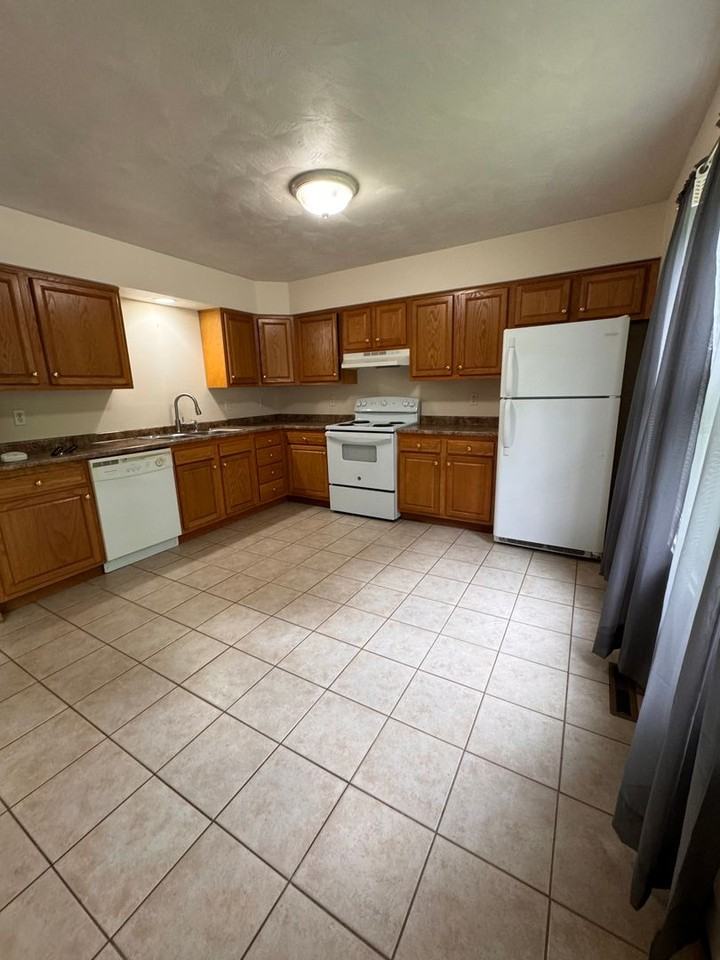 506 Harding St - Photo 5 of 16