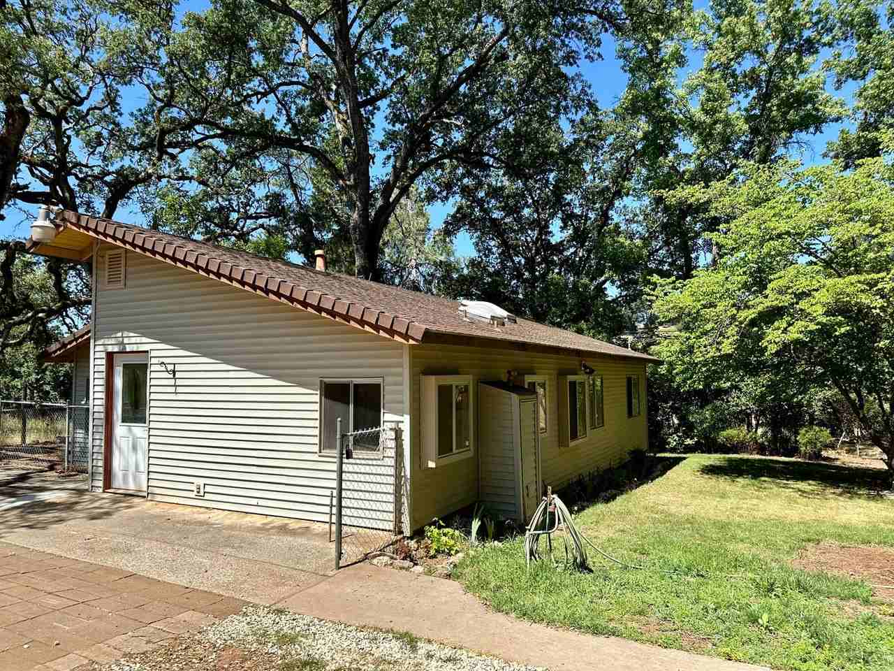 20920 Maben Rd - Photo 2 of 22