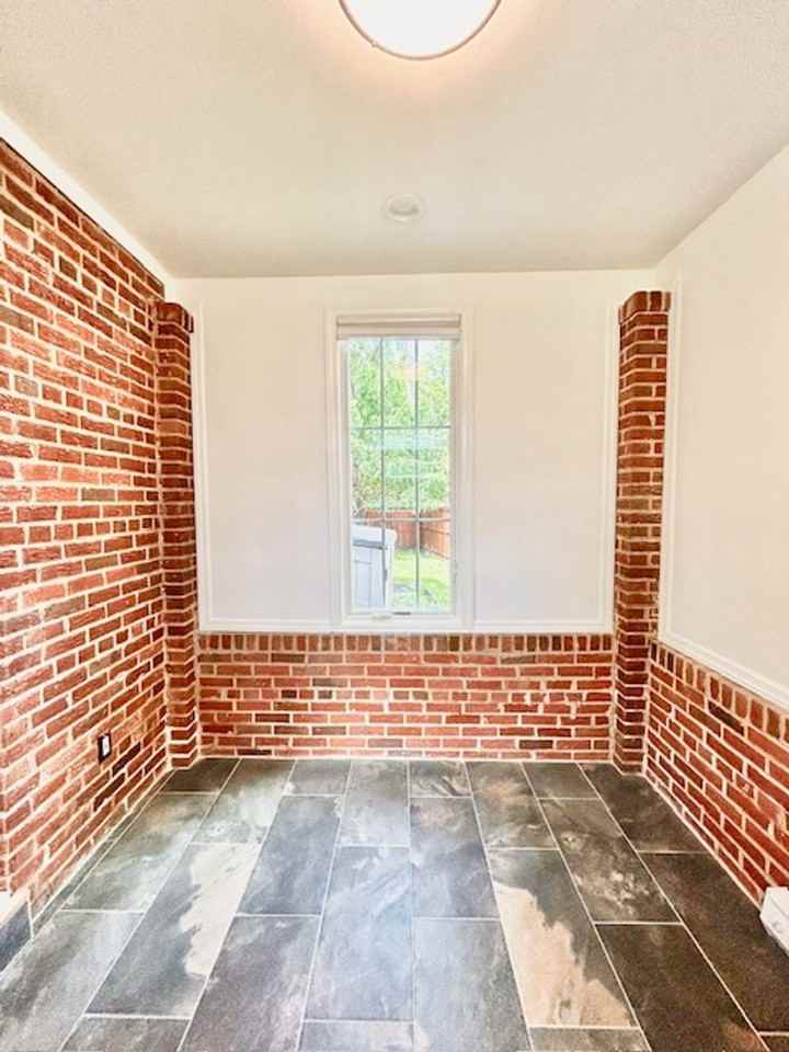 718 N Nelson St - Photo 2 of 37