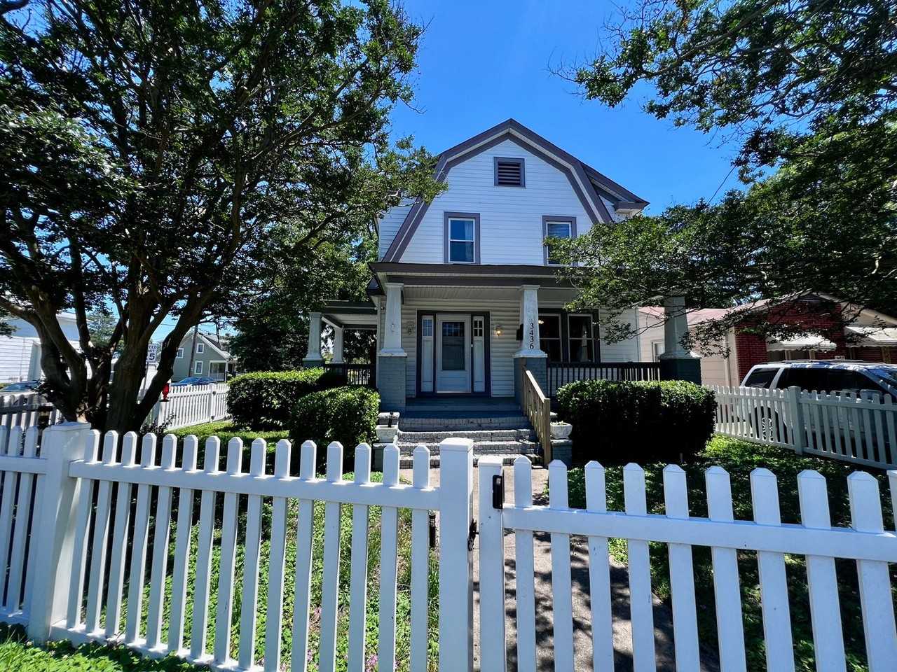 3436 Chesapeake Blvd - Photo 2 of 32