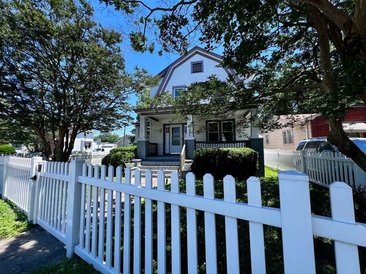 3436 Chesapeake Blvd - Photo 3 of 32