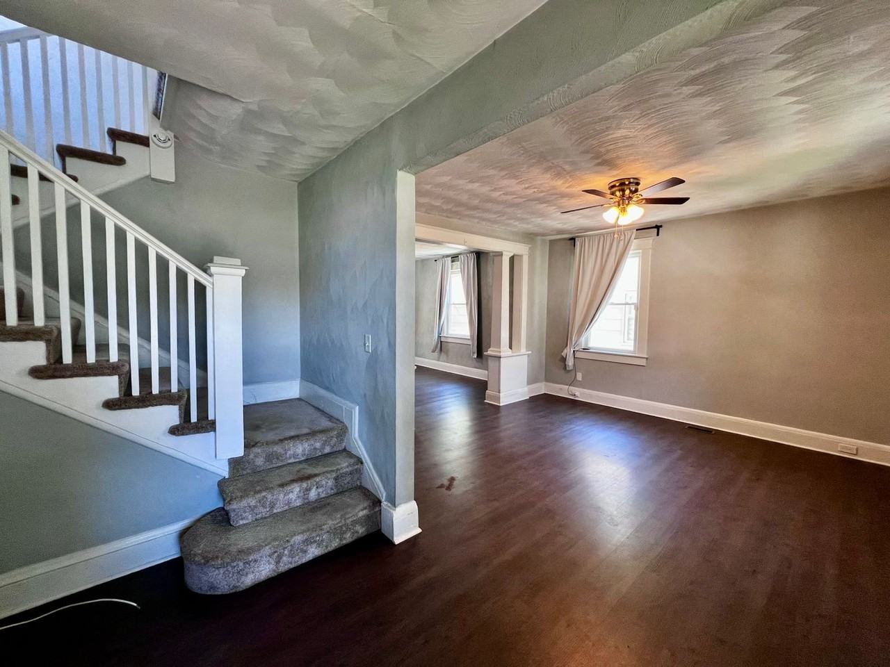 3436 Chesapeake Blvd - Photo 5 of 32