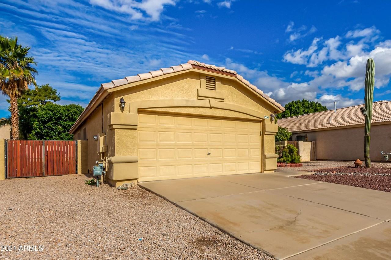 7536 E Navarro Ave - Photo 2 of 21
