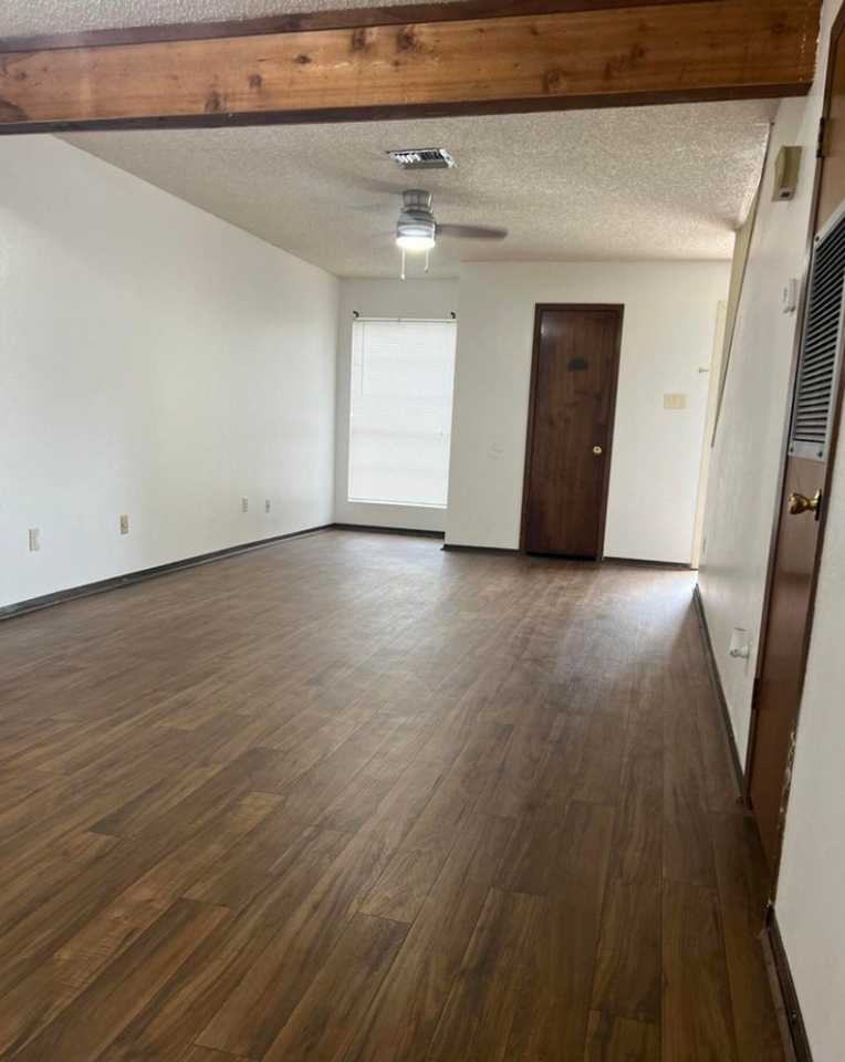 201 High Meadows Boulevard #103 - Photo 4 of 9