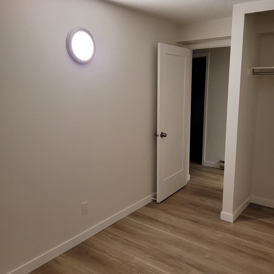 485 218-485 1st Ave W #218 - Photo 4 of 20