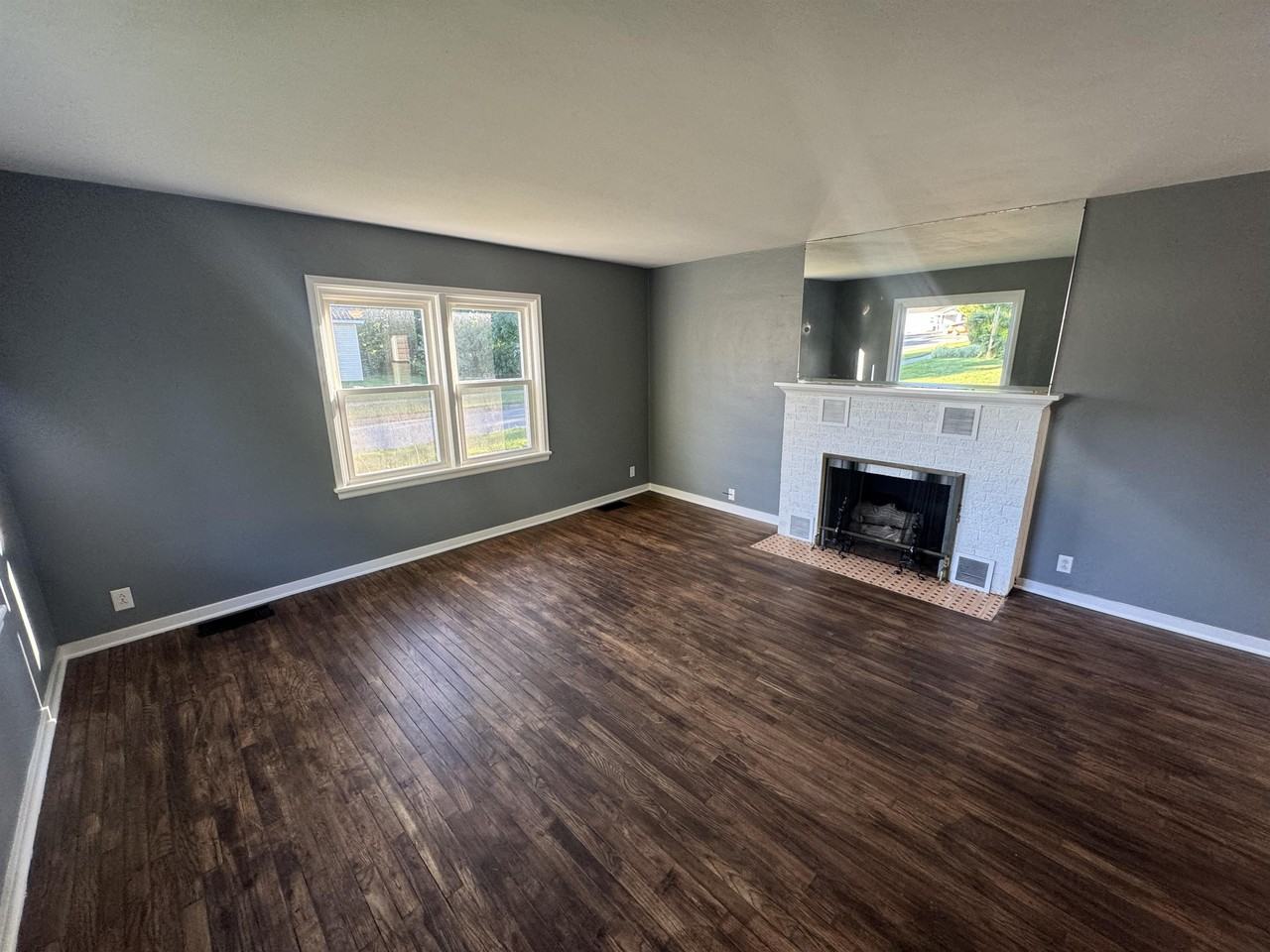 1513 S E St #1 - Photo 3 of 11