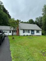 featured image of 9 Applewood Ln #1