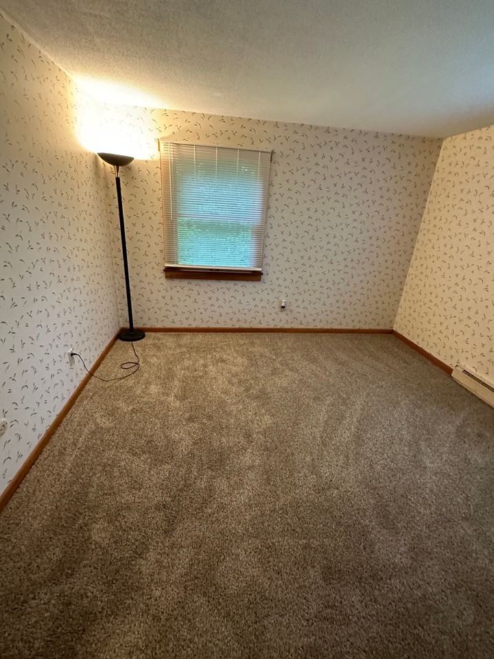 9 Applewood Ln #1 - Photo 3 of 11