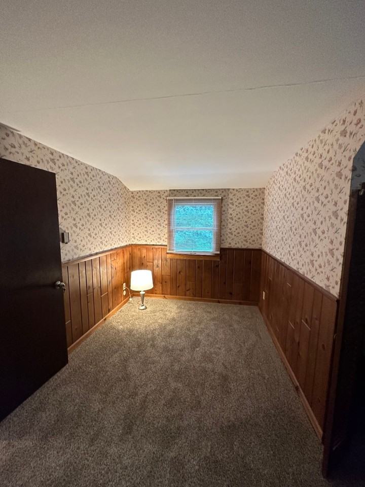 9 Applewood Ln #1 - Photo 7 of 11