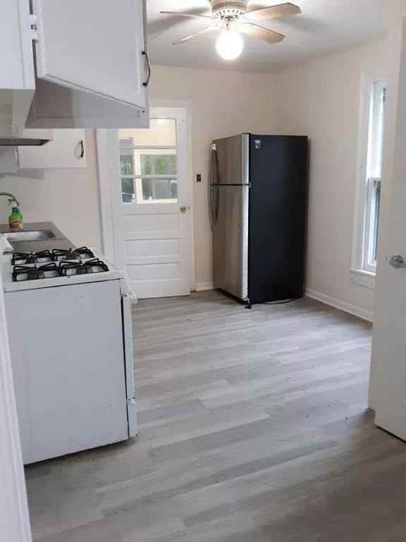 24 Oak St ## 26 - Photo 3 of 7