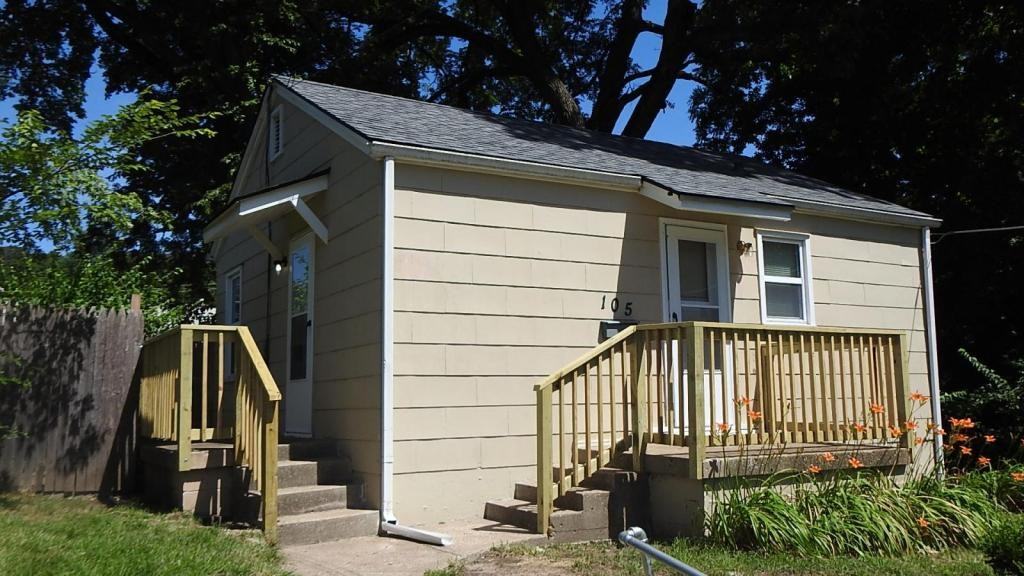 105 S Carlisle Ave - Photo 2 of 23